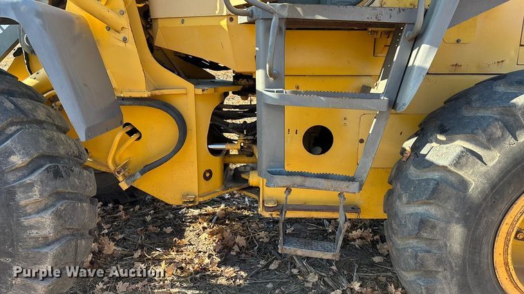 image for item DK0158 1999 Komatsu WA250-3L wheel loader