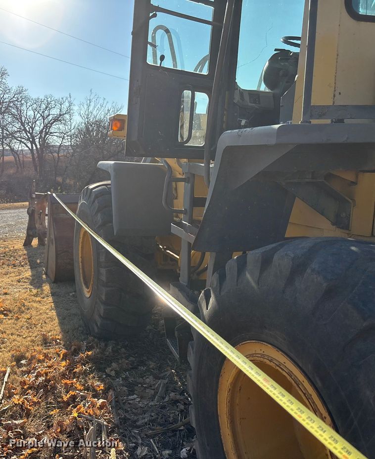 image for item DK0158 1999 Komatsu WA250-3L wheel loader