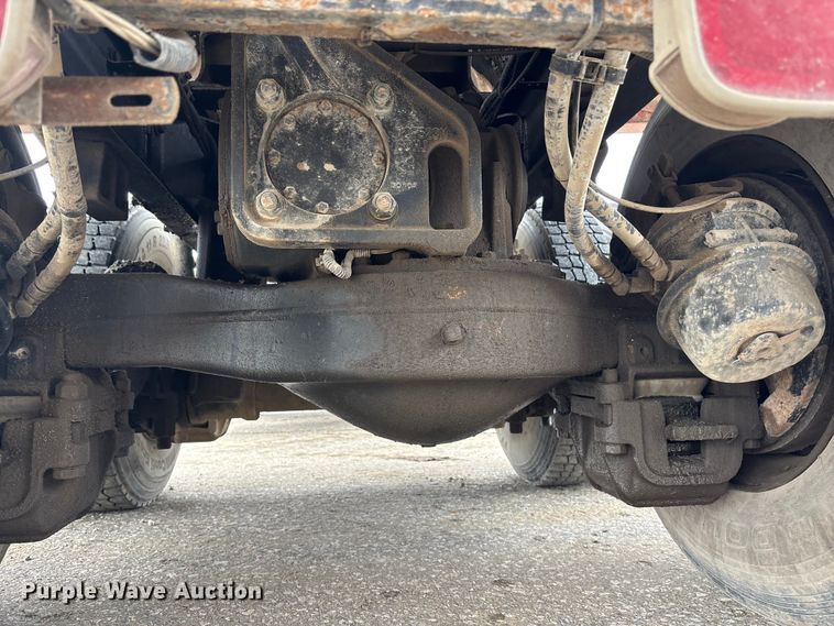 image for item DK0173 2007 Mack CHN613 semi truck