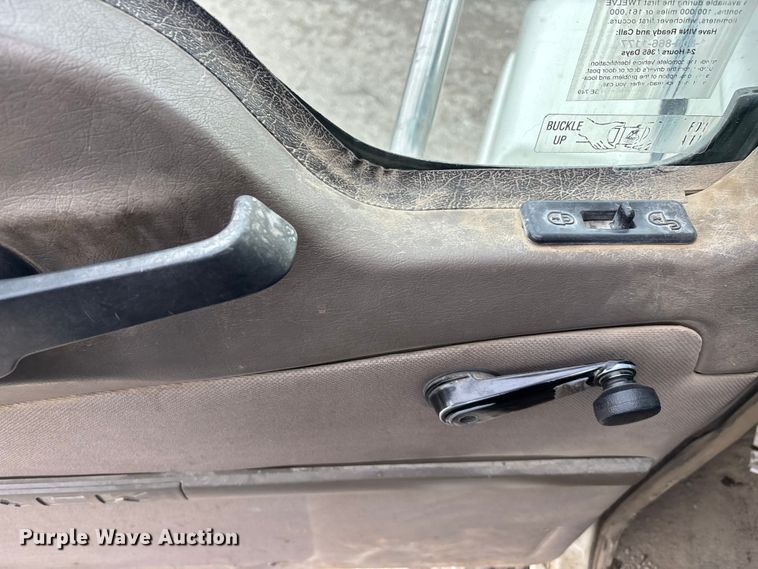 image for item DK0173 2007 Mack CHN613 semi truck