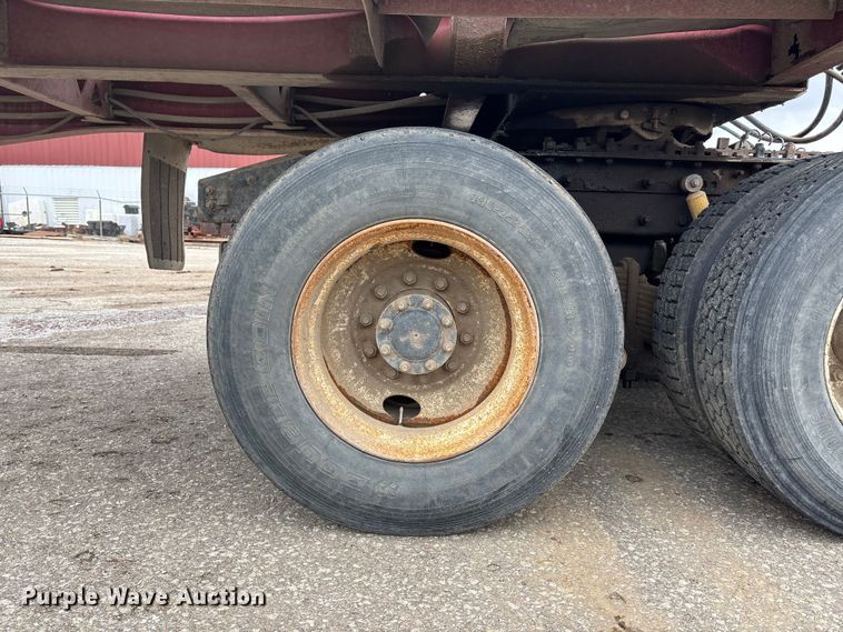 image for item DK0173 2007 Mack CHN613 semi truck