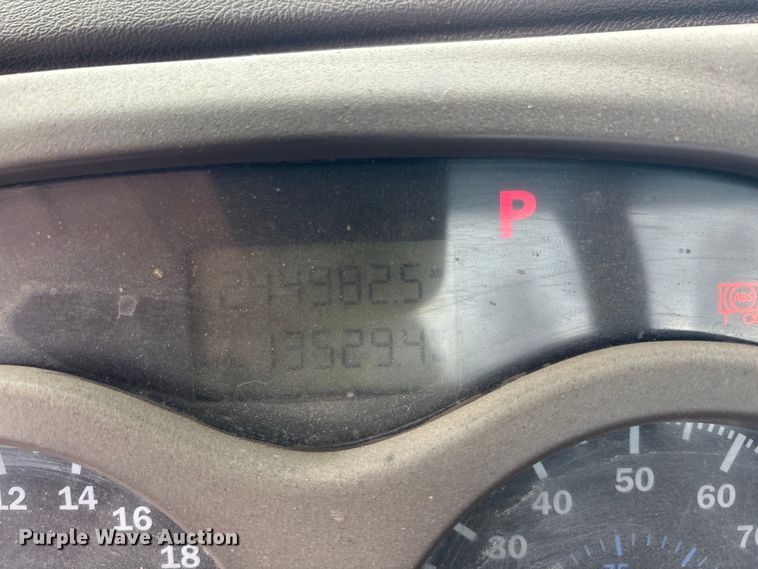 image for item DK0173 2007 Mack CHN613 semi truck