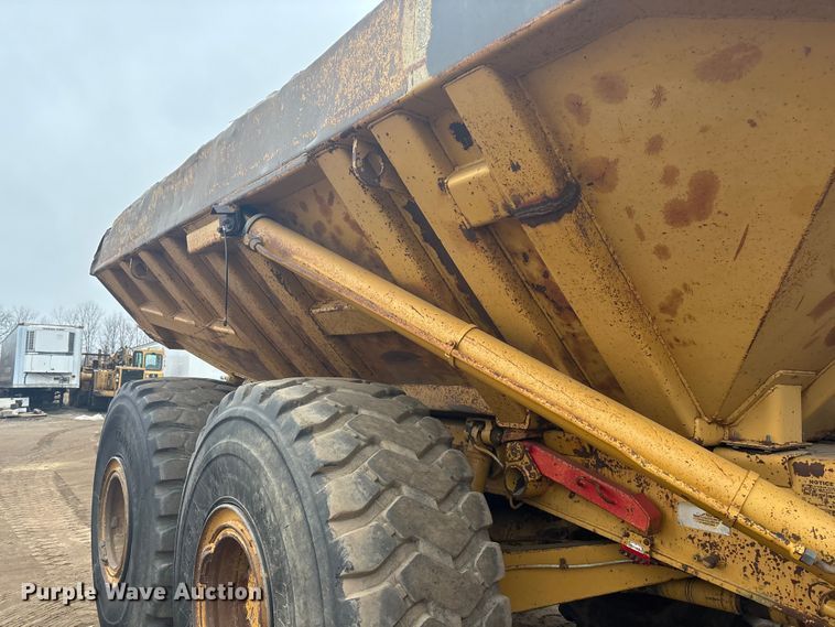 image for item DK0210 1996 Caterpillar D400 E articulated haul truck