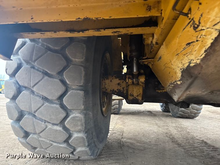 image for item DK0210 1996 Caterpillar D400 E articulated haul truck