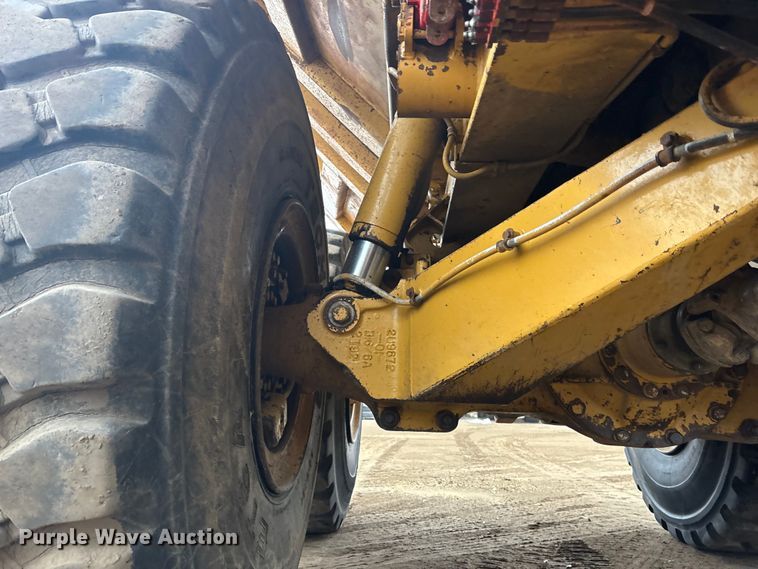 image for item DK0210 1996 Caterpillar D400 E articulated haul truck