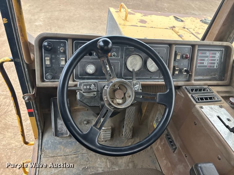 image for item DK0210 1996 Caterpillar D400 E articulated haul truck