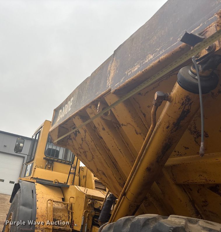 image for item DK0211 1998 Caterpillar D400 E articulated haul truck