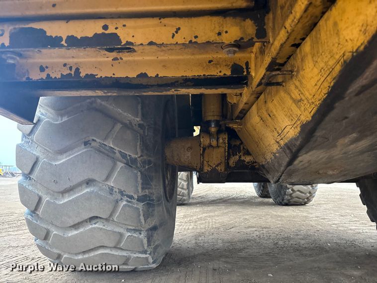 image for item DK0211 1998 Caterpillar D400 E articulated haul truck