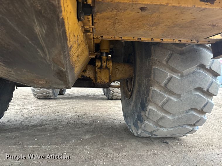 image for item DK0211 1998 Caterpillar D400 E articulated haul truck