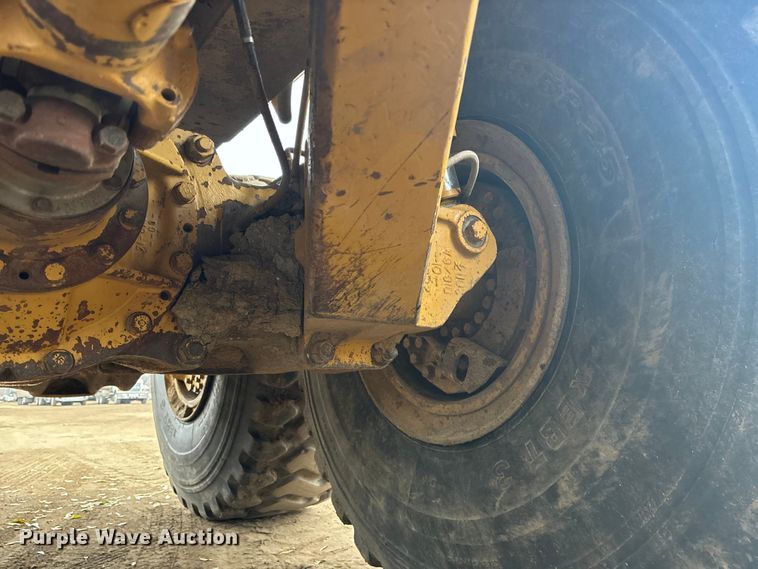 image for item DK0211 1998 Caterpillar D400 E articulated haul truck