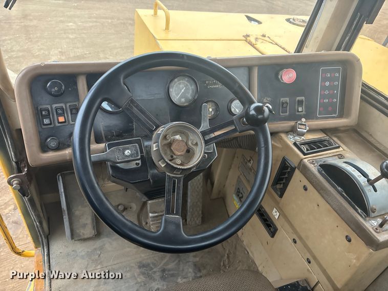 image for item DK0211 1998 Caterpillar D400 E articulated haul truck