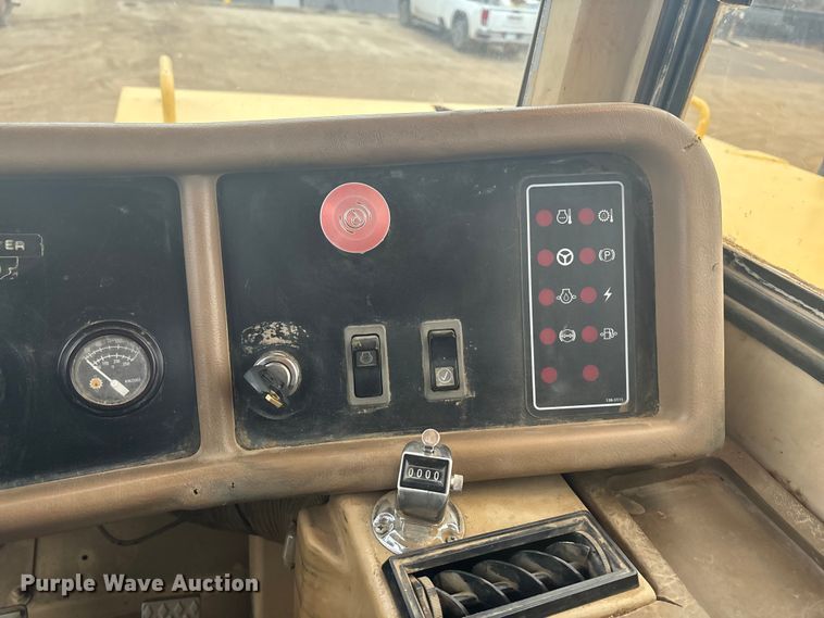 image for item DK0211 1998 Caterpillar D400 E articulated haul truck