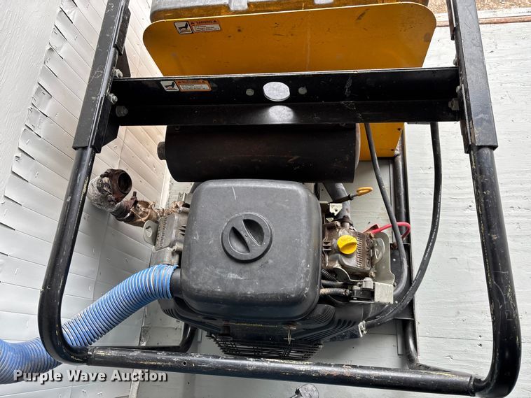 image for item DK0227 2013 Haulmark GR85X20WT4 spray foam trailer