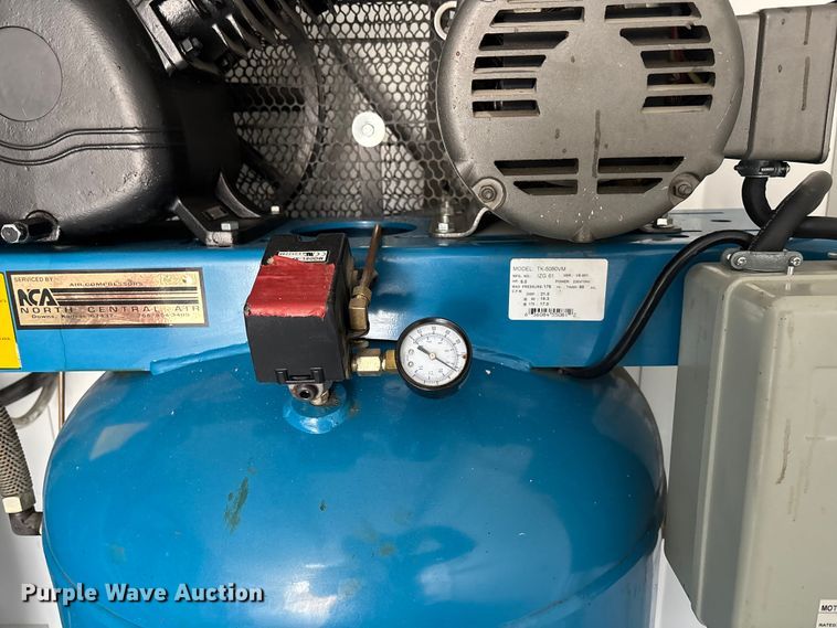 image for item DK0227 2013 Haulmark GR85X20WT4 spray foam trailer