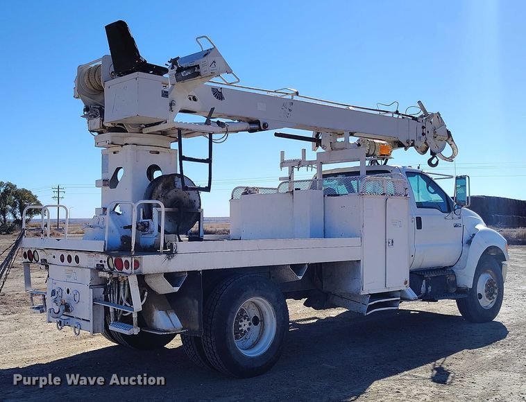 image for item DP5140 2007 Ford F750 digger derrick truck
