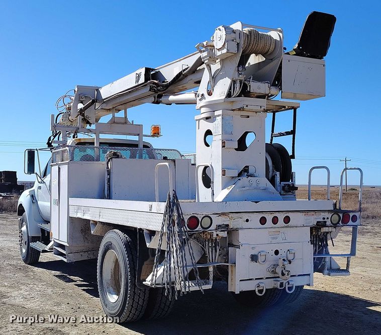 image for item DP5140 2007 Ford F750 digger derrick truck