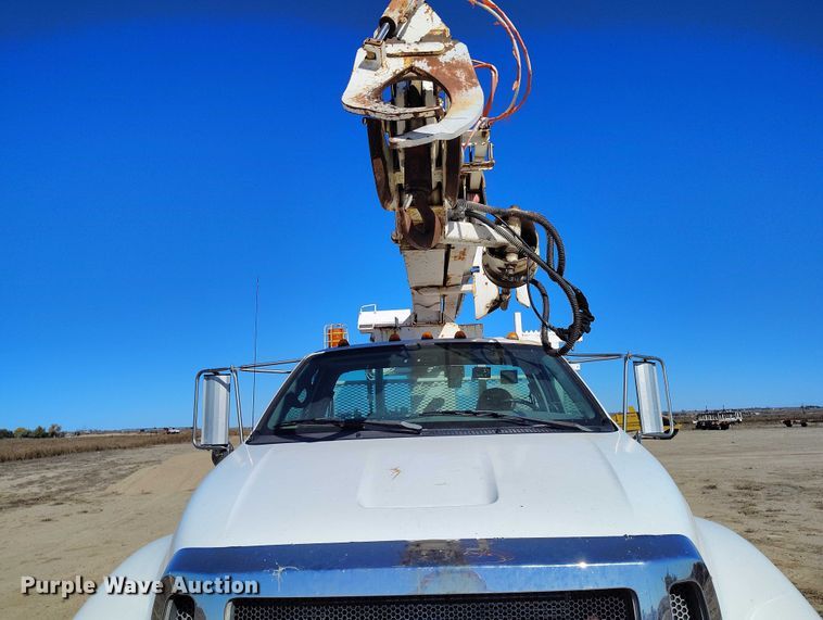 image for item DP5140 2007 Ford F750 digger derrick truck