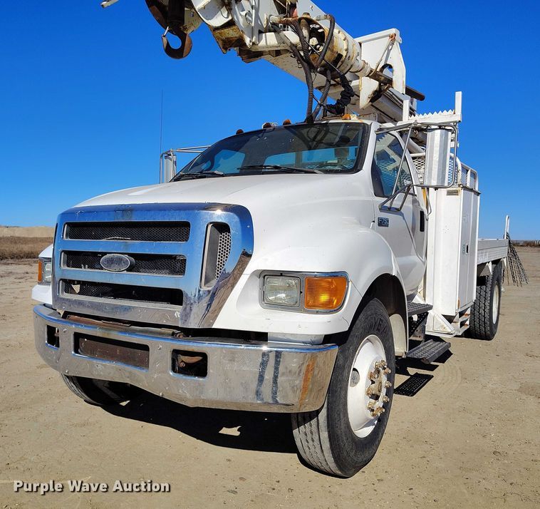 image for item DP5140 2007 Ford F750 digger derrick truck