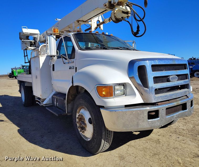 image for item DP5140 2007 Ford F750 digger derrick truck