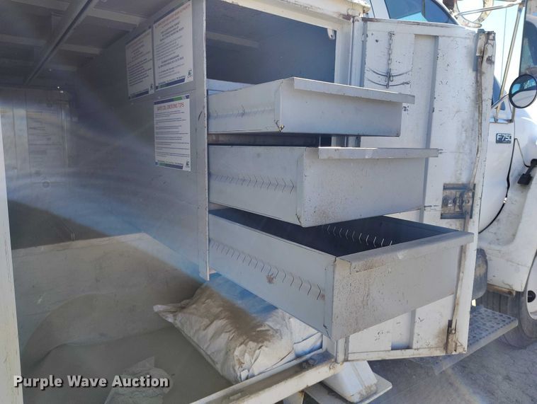 image for item DP5140 2007 Ford F750 digger derrick truck