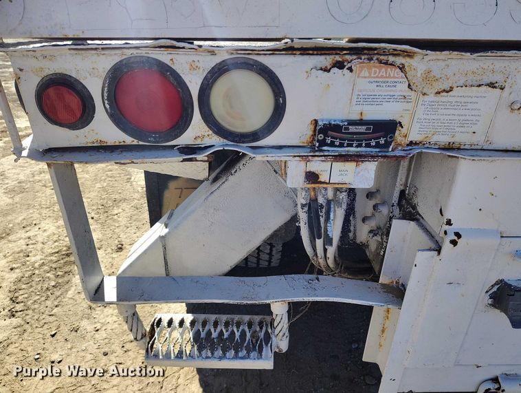 image for item DP5140 2007 Ford F750 digger derrick truck