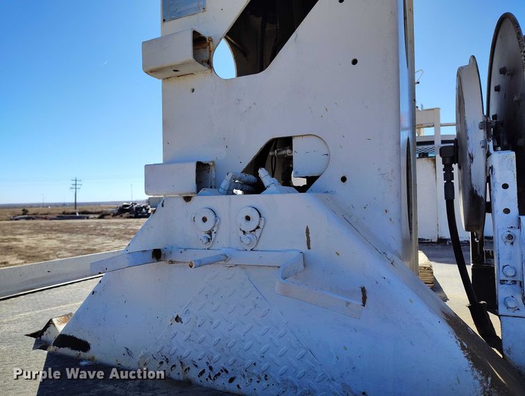 image for item DP5140 2007 Ford F750 digger derrick truck