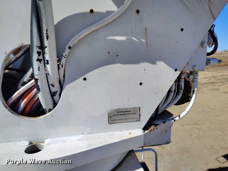 image for item DP5140 2007 Ford F750 digger derrick truck