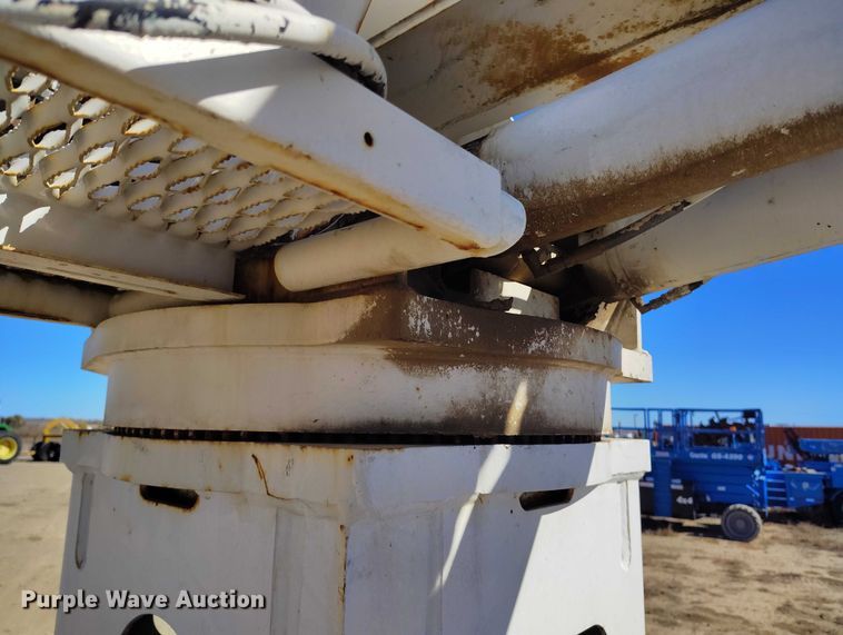 image for item DP5140 2007 Ford F750 digger derrick truck