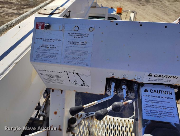 image for item DP5140 2007 Ford F750 digger derrick truck