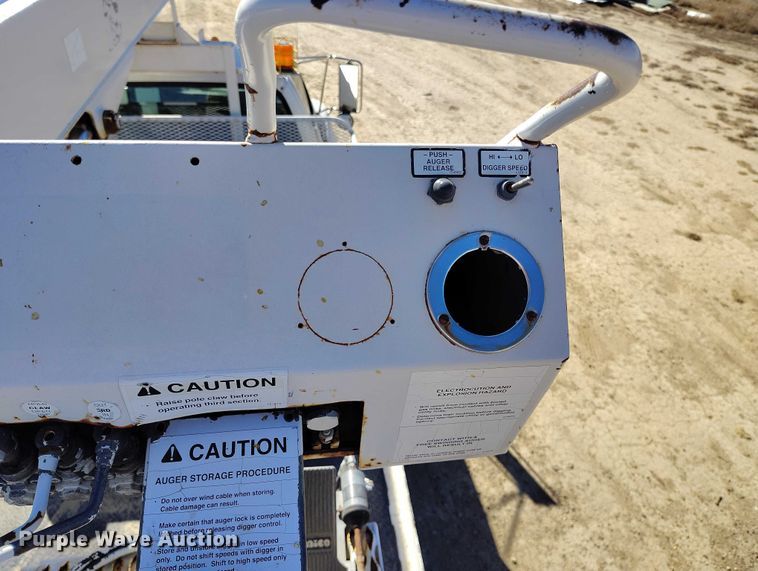 image for item DP5140 2007 Ford F750 digger derrick truck