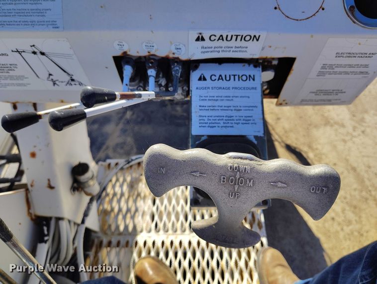 image for item DP5140 2007 Ford F750 digger derrick truck