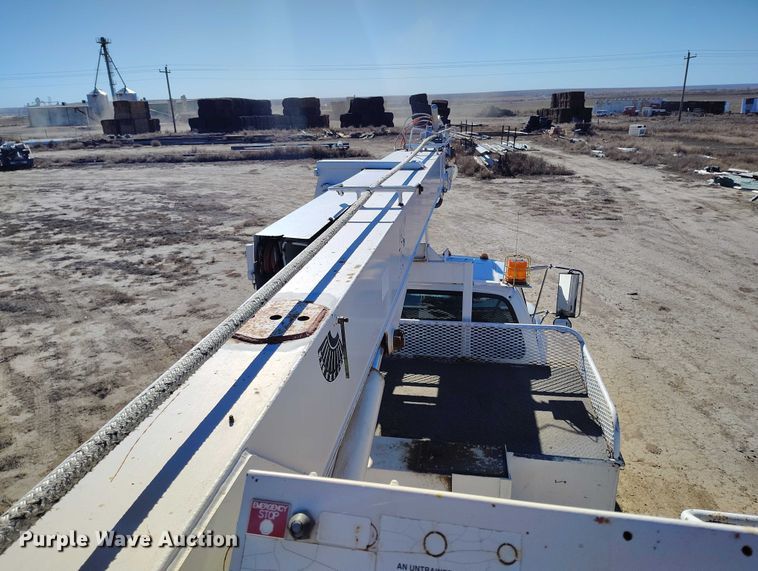 image for item DP5140 2007 Ford F750 digger derrick truck