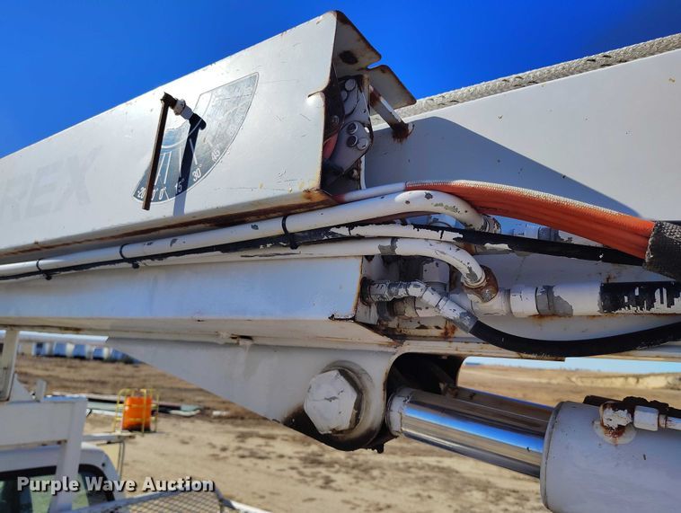 image for item DP5140 2007 Ford F750 digger derrick truck