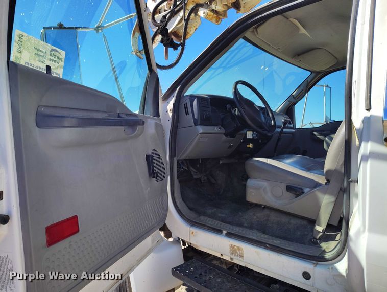 image for item DP5140 2007 Ford F750 digger derrick truck