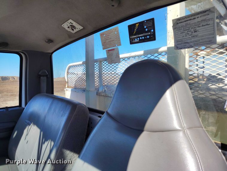 image for item DP5140 2007 Ford F750 digger derrick truck