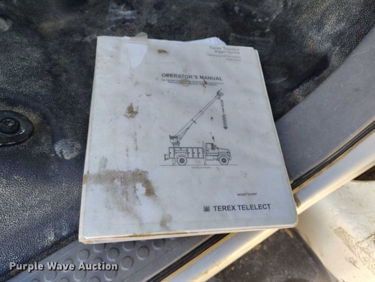 image for item DP5140 2007 Ford F750 digger derrick truck