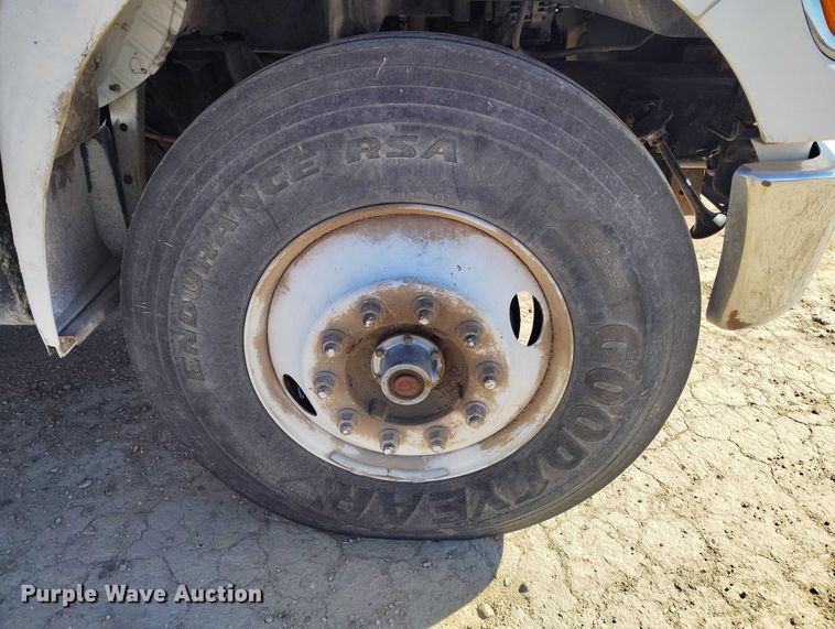 image for item DP5140 2007 Ford F750 digger derrick truck