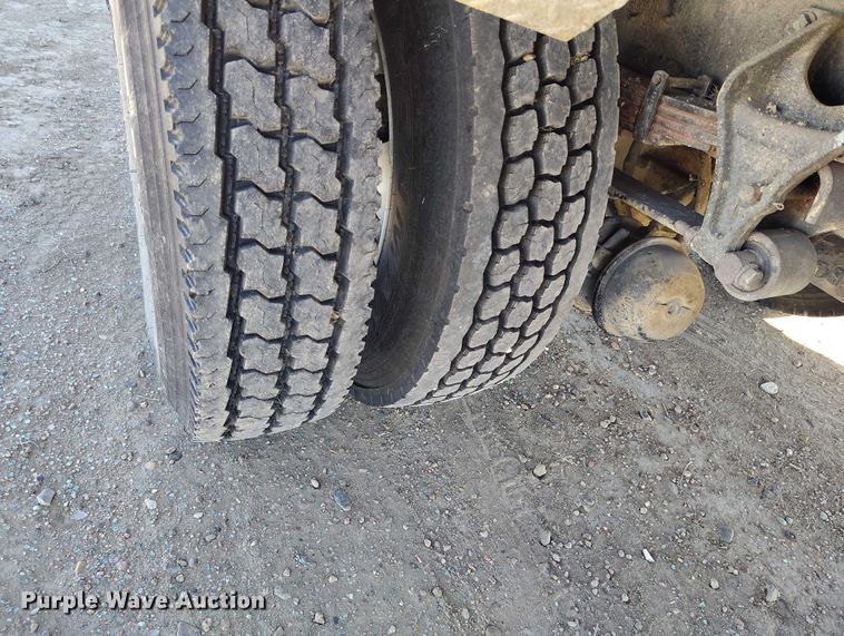 image for item DP5140 2007 Ford F750 digger derrick truck