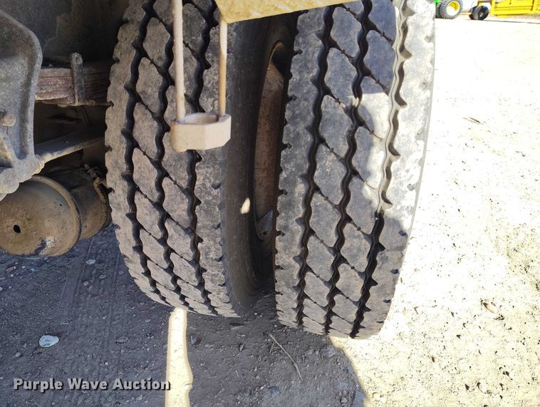 image for item DP5140 2007 Ford F750 digger derrick truck