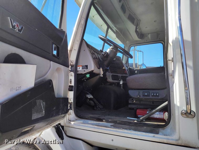 image for item DP5142 2015 Western Star 4700SB crane truck