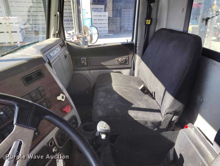 image for item DP5142 2015 Western Star 4700SB crane truck