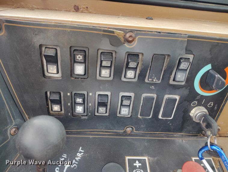 image for item DP5146 1998 Caterpillar 613C Series II elevating scraper