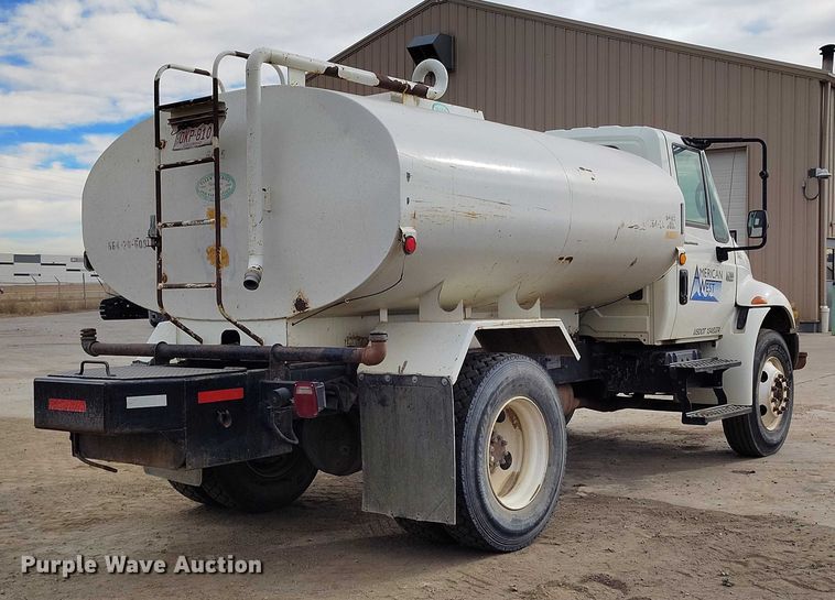 image for item DP5151 2006 International 4200 water truck