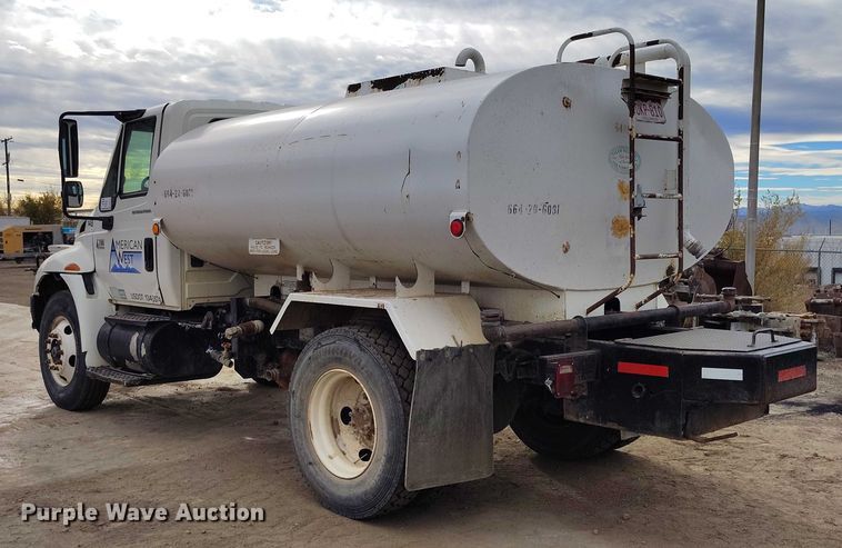 image for item DP5151 2006 International 4200 water truck