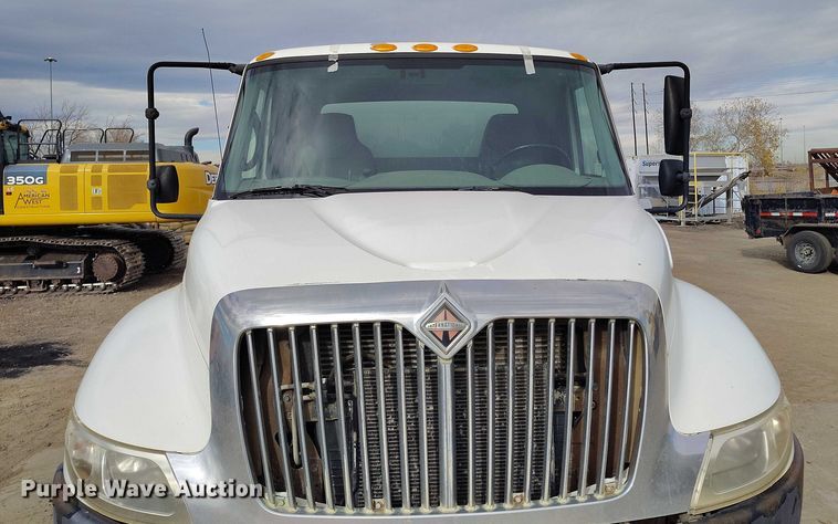 image for item DP5151 2006 International 4200 water truck