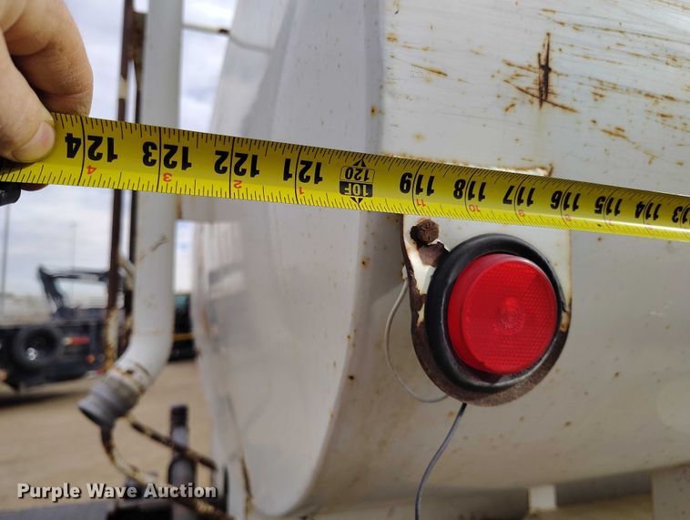 image for item DP5151 2006 International 4200 water truck