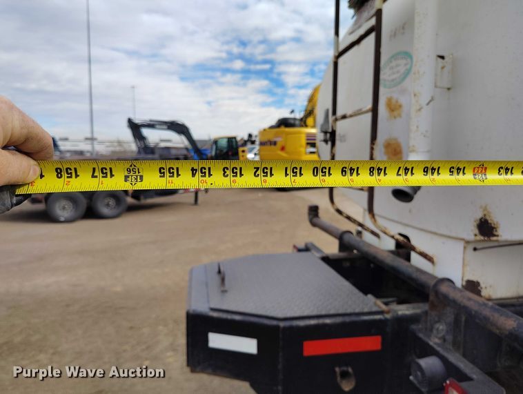 image for item DP5151 2006 International 4200 water truck