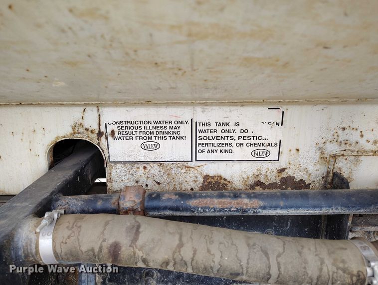 image for item DP5151 2006 International 4200 water truck