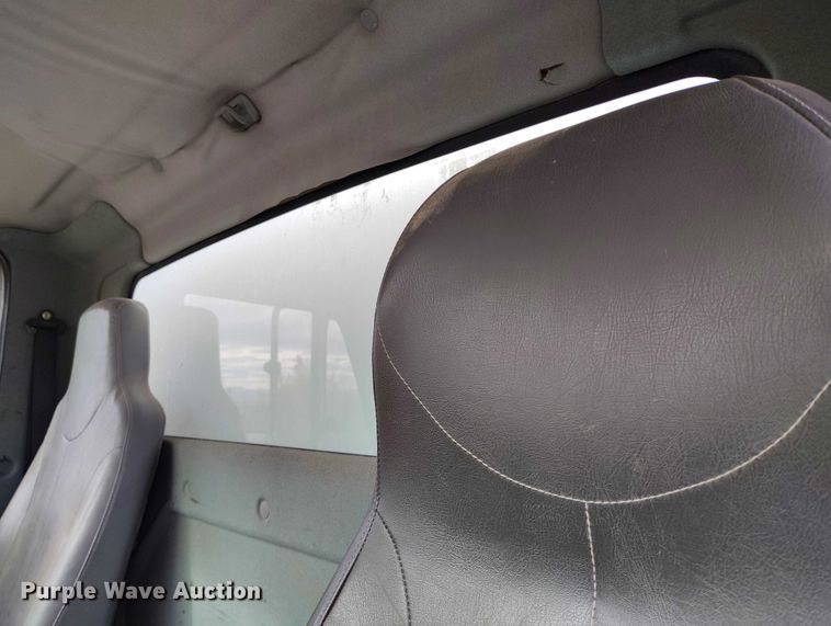 image for item DP5151 2006 International 4200 water truck