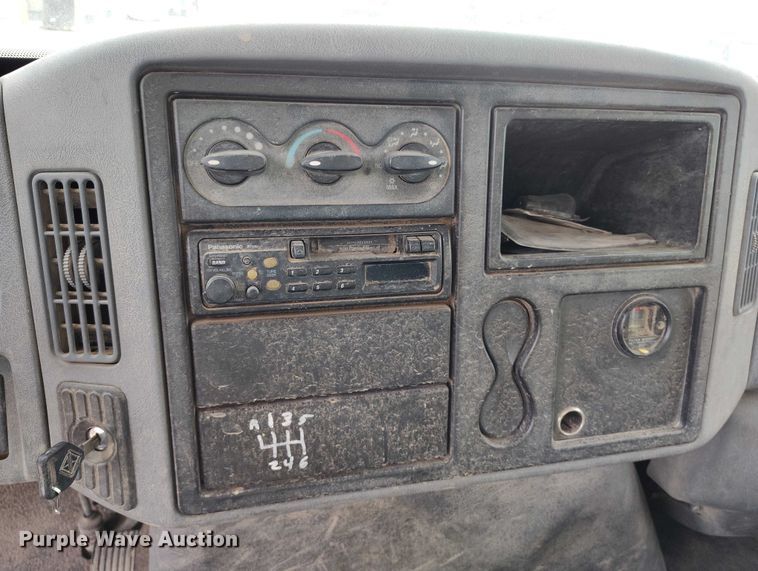 image for item DP5151 2006 International 4200 water truck